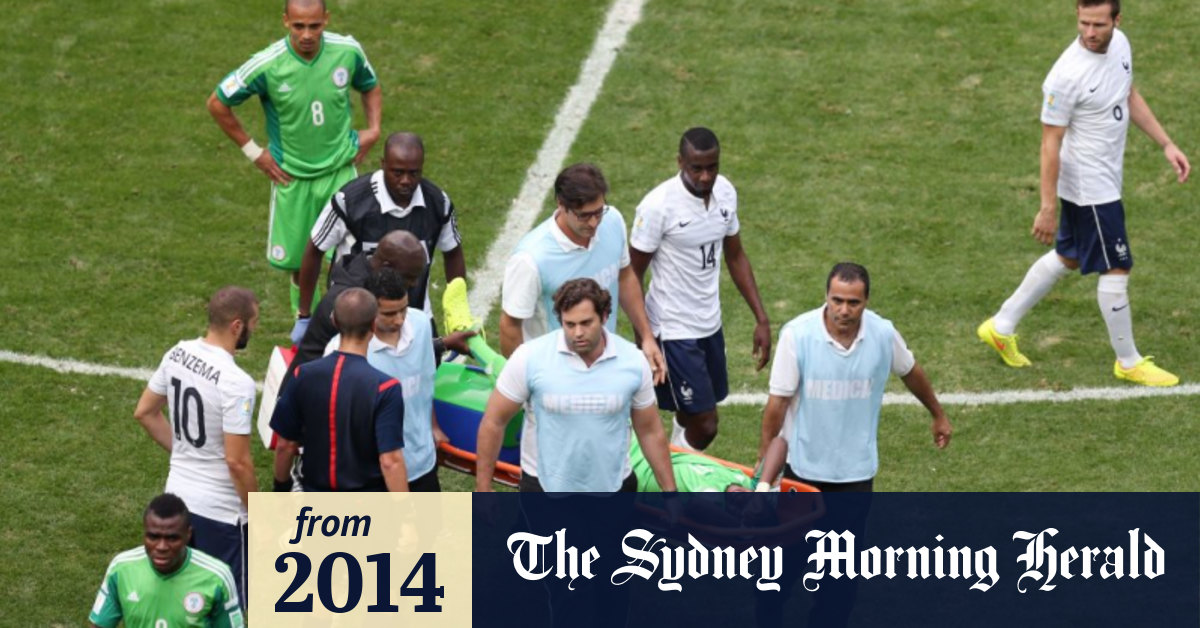 Nigeria coach Stephen Keshi hits out at referee after France defeat